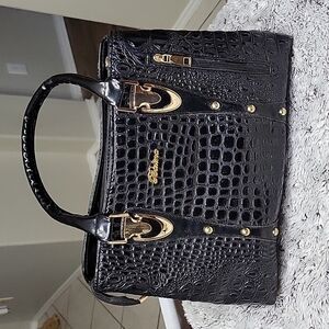 NWOT Black purse with gold hardware‎